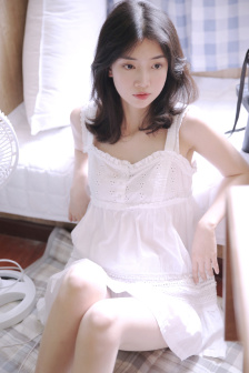 娇妻宾馆被三根粗大的夹击
